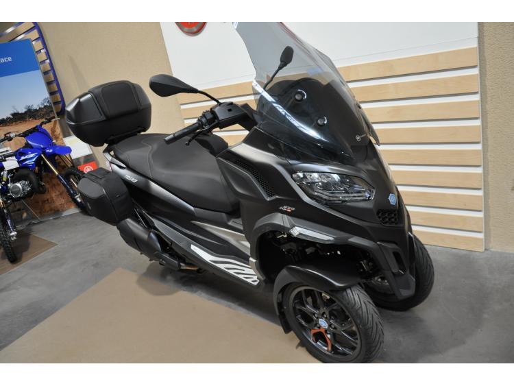 PIAGGIO MP3 530 HPE EXCLUSIVE