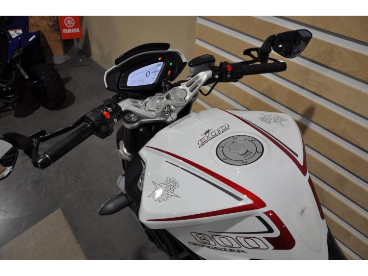 MV AGUSTA BRUTALE 800 Dragster