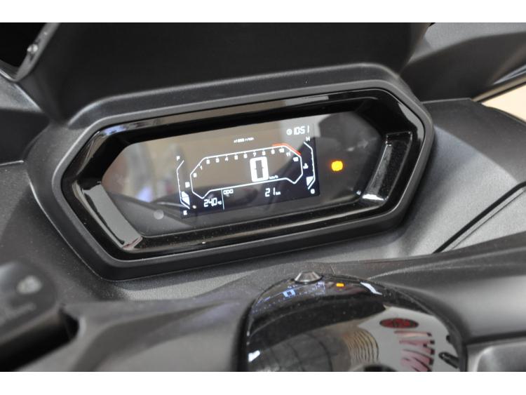 YAMAHA XMAX 300 2025