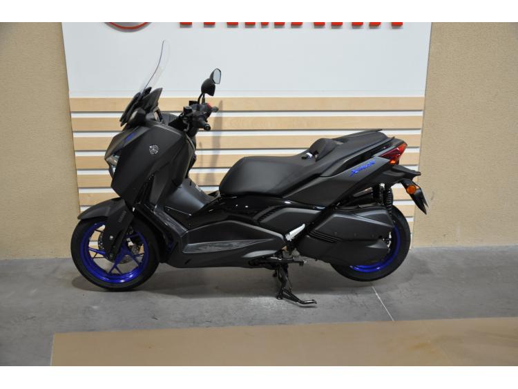 YAMAHA XMAX 300 2025