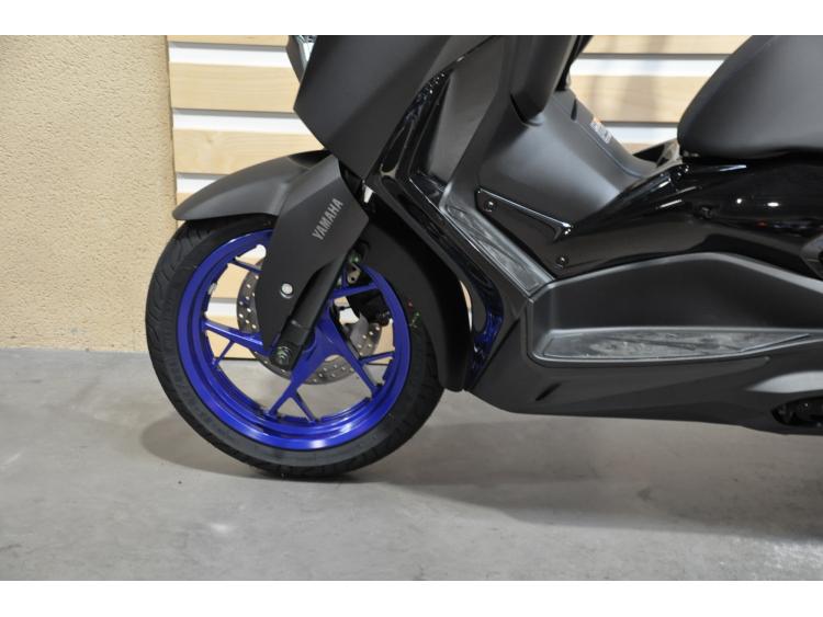 YAMAHA XMAX 300 2025
