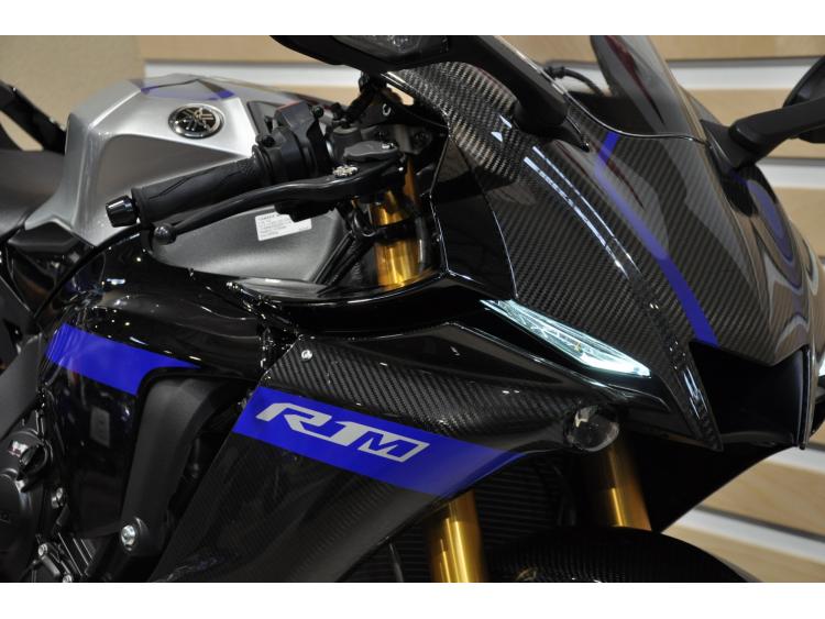 YAMAHA YZF 1000 R1 M