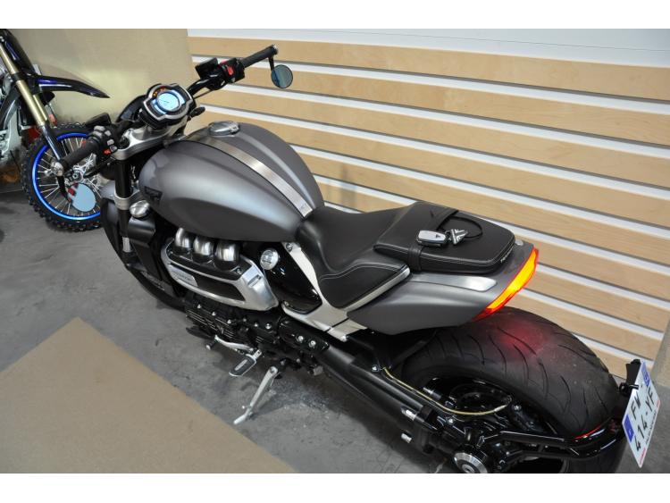 TRIUMPH ROCKET 3 R
