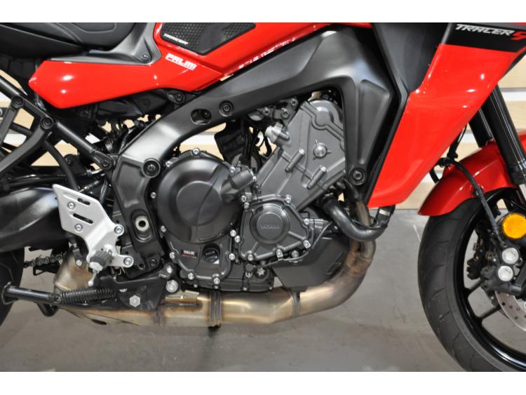YAMAHA TRACER 9