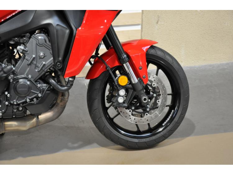 YAMAHA TRACER 9