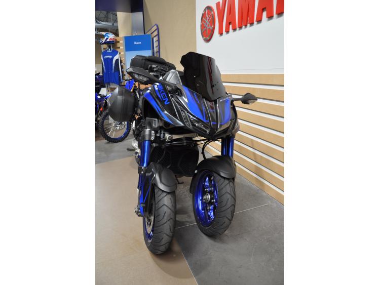YAMAHA Niken 850