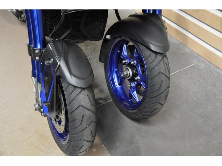 YAMAHA Niken 850