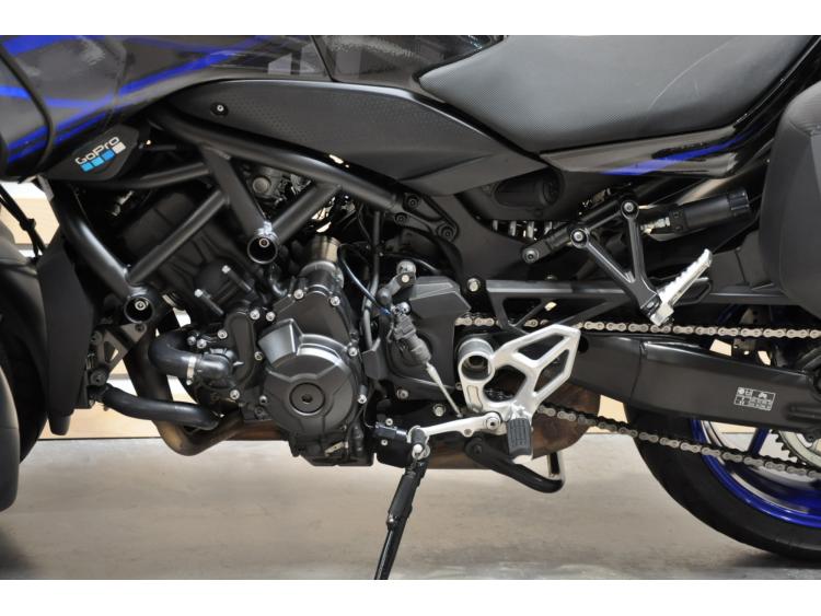 YAMAHA Niken 850