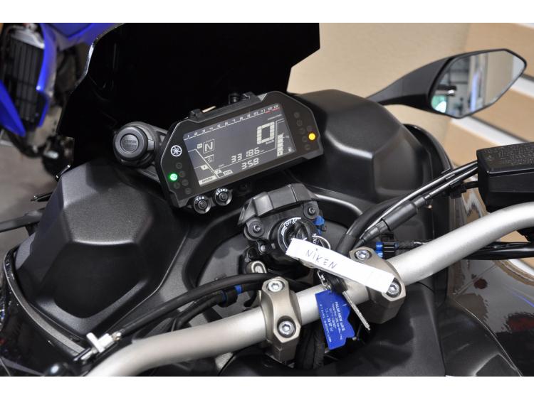 YAMAHA Niken 850
