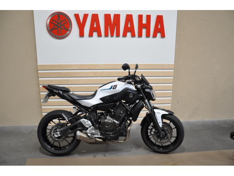 YAMAHA MT-07 (47.5CV)