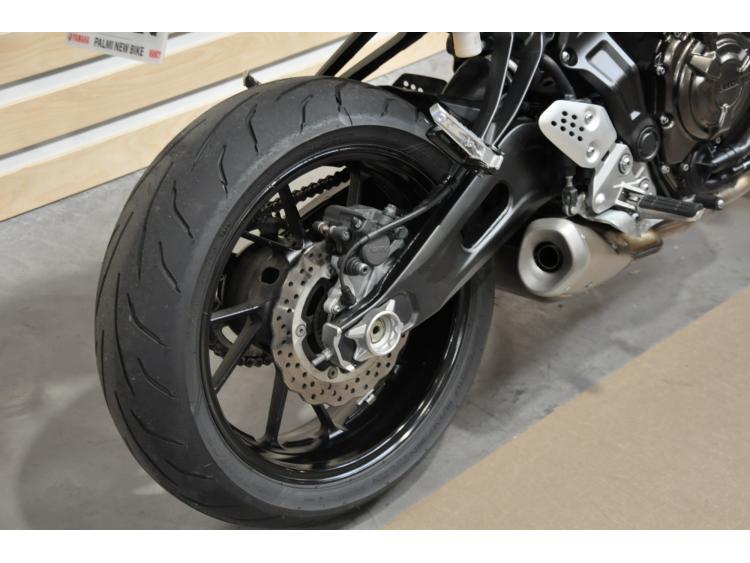 YAMAHA MT-07 (47.5CV)