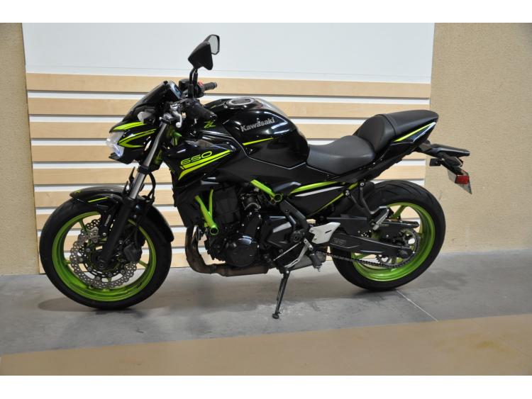 KAWASAKI Z 650 (47.5CV)
