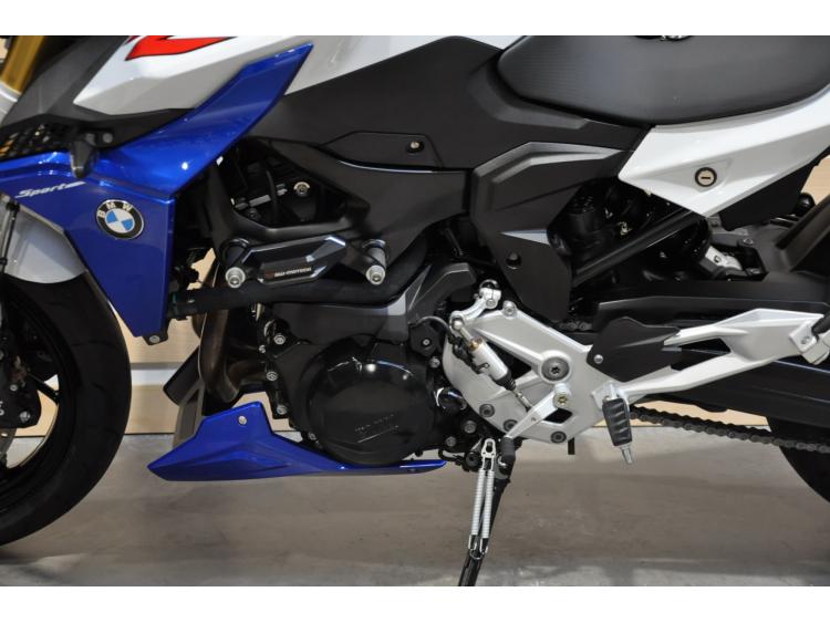 BMW F 900 R 
