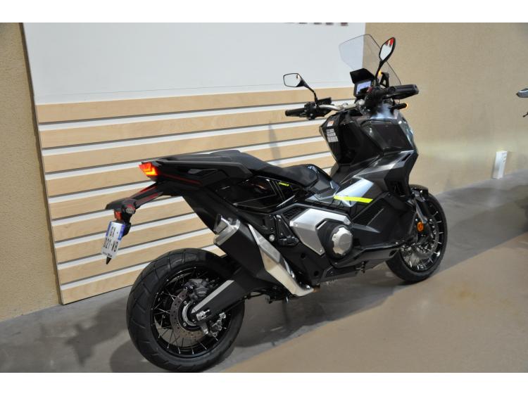 HONDA X-ADV 