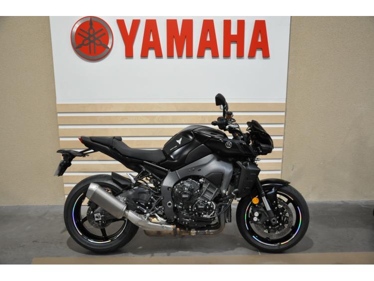 YAMAHA MT-10