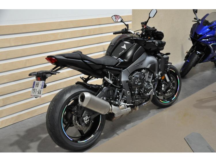 YAMAHA MT-10