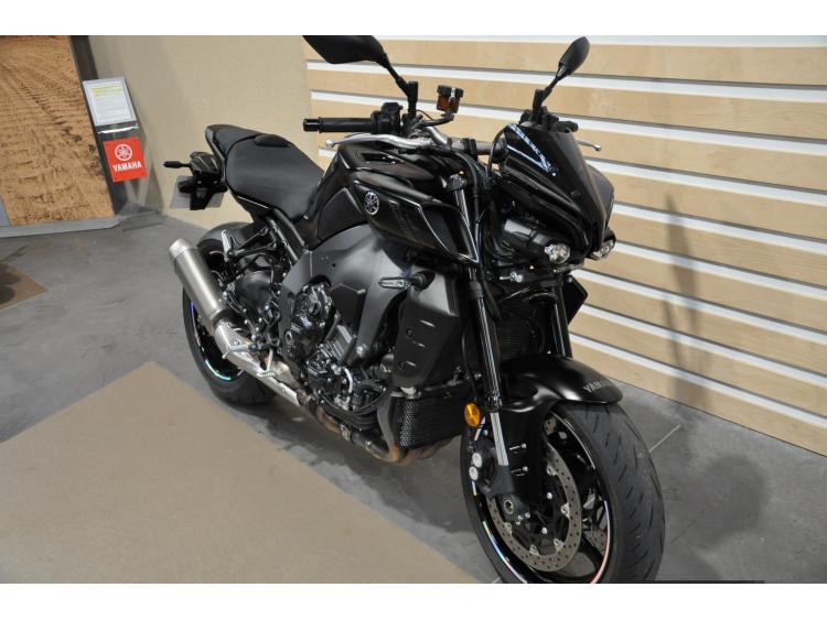YAMAHA MT-10