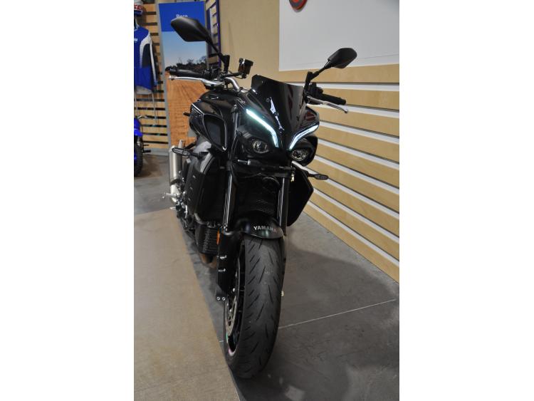 YAMAHA MT-10
