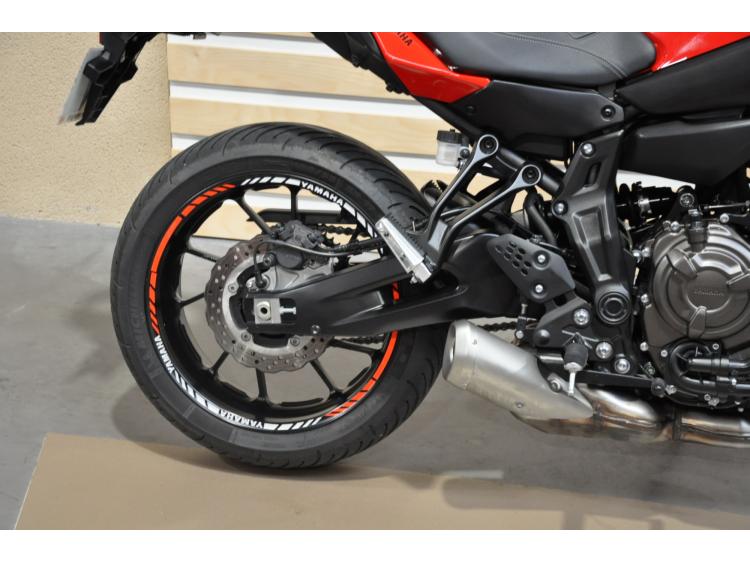 YAMAHA TRACER 7