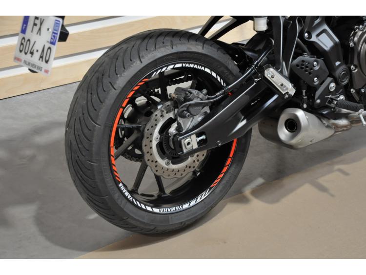 YAMAHA TRACER 7
