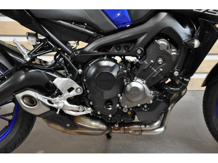 YAMAHA MT-09