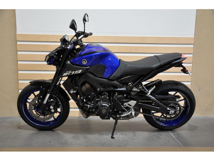 YAMAHA MT-09