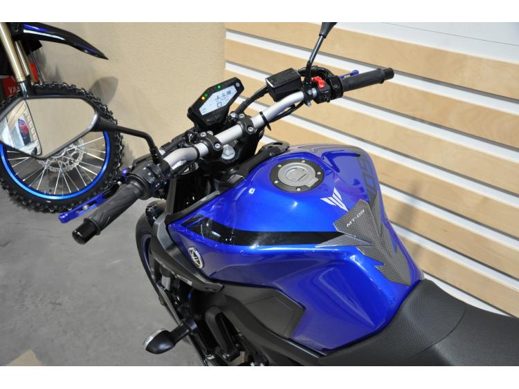 YAMAHA MT-09