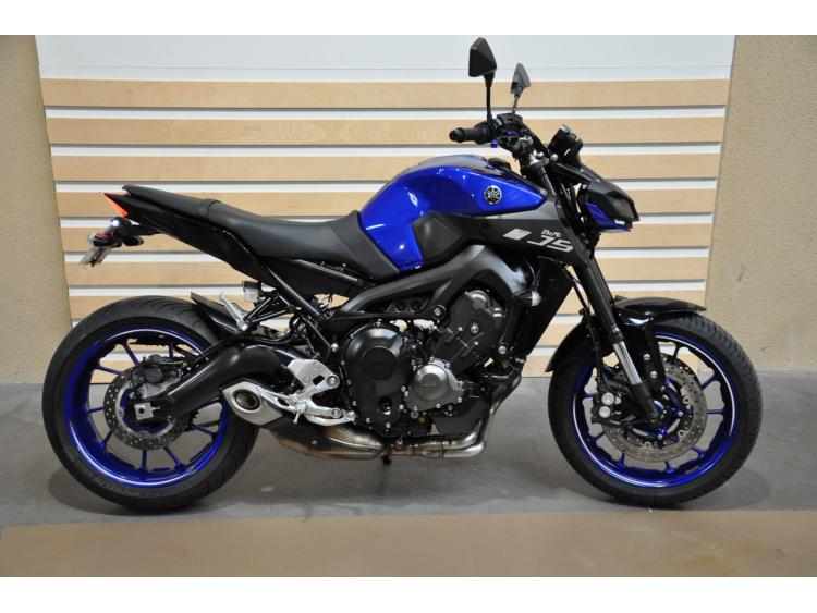 YAMAHA MT-09