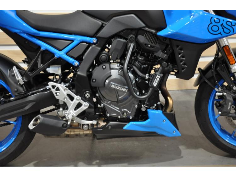 SUZUKI GSX-8S