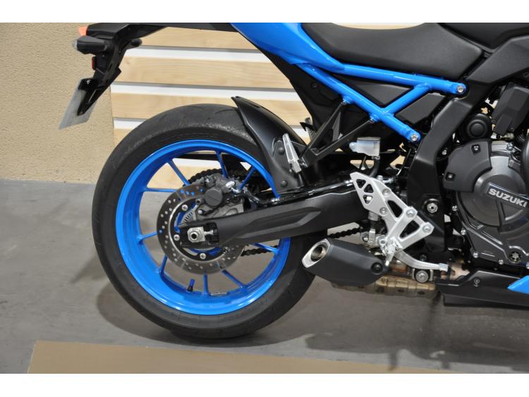 SUZUKI GSX-8S