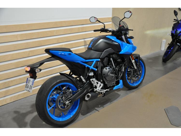 SUZUKI GSX-8S