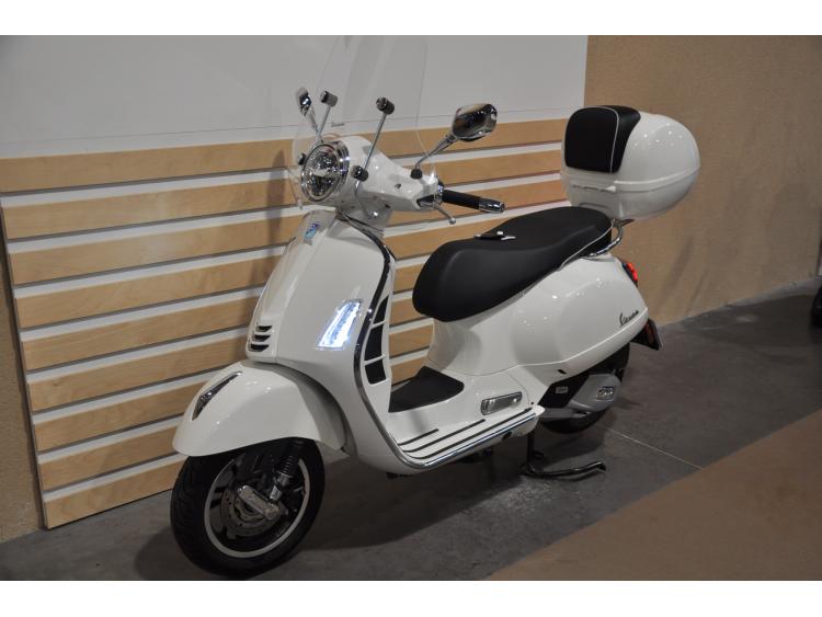 PIAGGIO Vespa 125 GTS