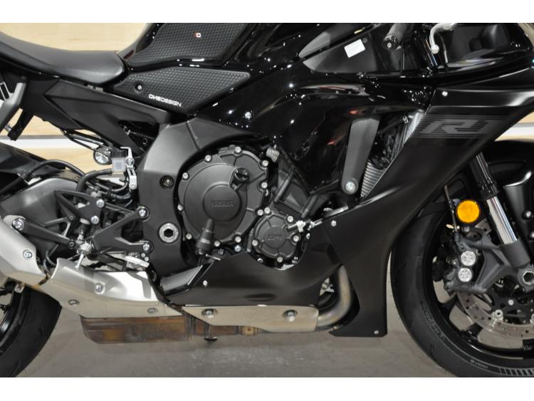 YAMAHA YZF 1000 R1