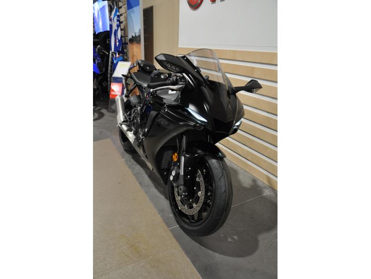 YAMAHA YZF 1000 R1