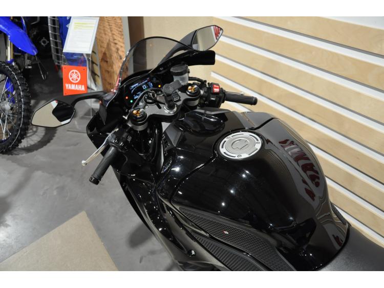 YAMAHA YZF 1000 R1
