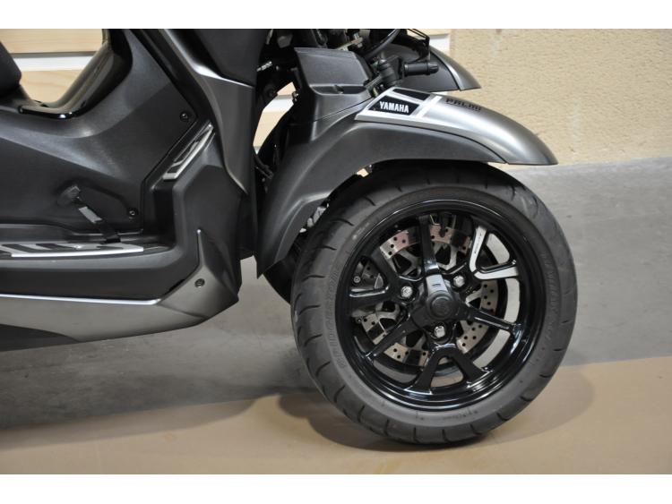 YAMAHA TRICITY 300