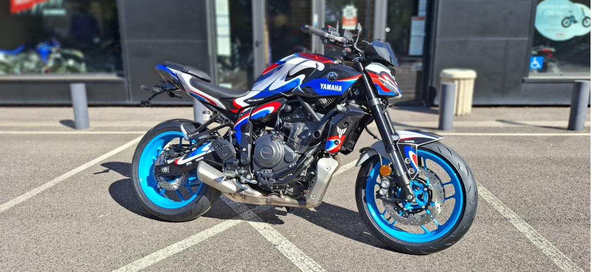 La Yamaha MT-07 prend des airs de championne !